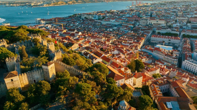 where to stay in lisbon