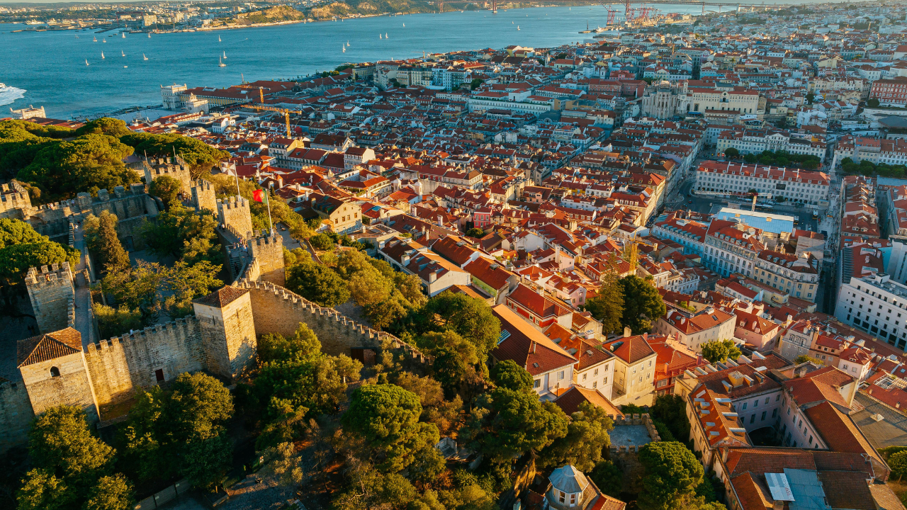 where to stay in lisbon