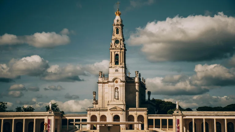 fatima day trip from lisbon