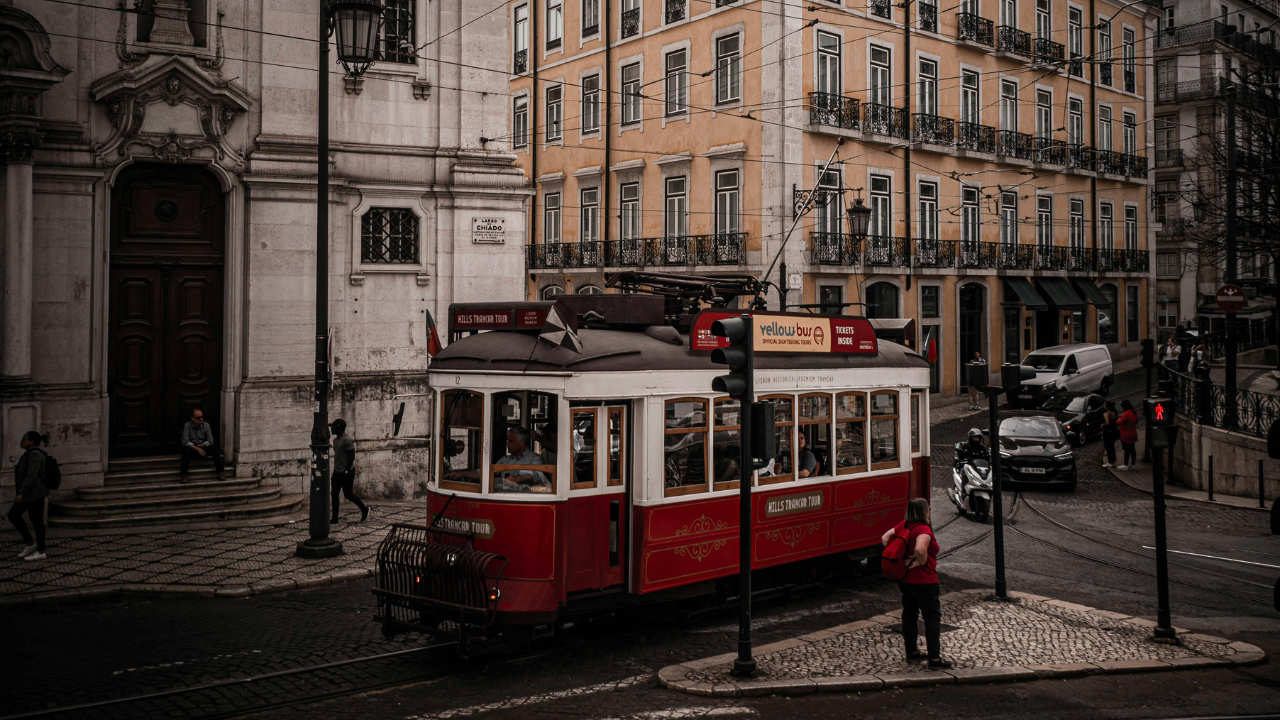 lisbon tram accessibility